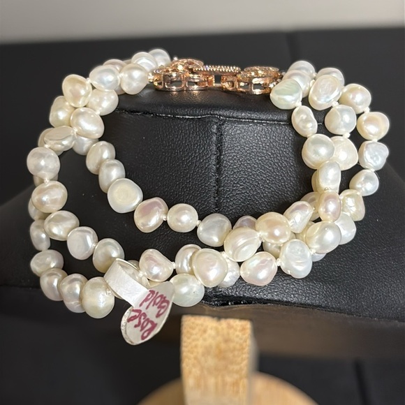 Freshwater Pearl Rose Gold Tone Hardware Rhinestone Vintage Multilayer Bracelet - Picture 3 of 6